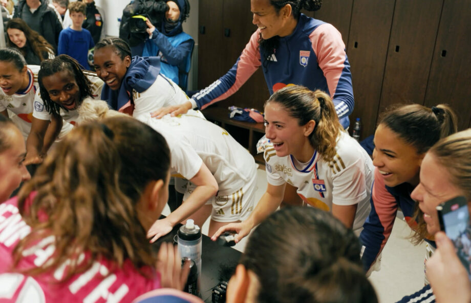 Danielle.00_00_11_11.Still004